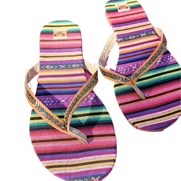 NWT Roxy Flip-Flops Sandals Size 10 Pink Boho Stripes Sandals - Picture 1 of 10